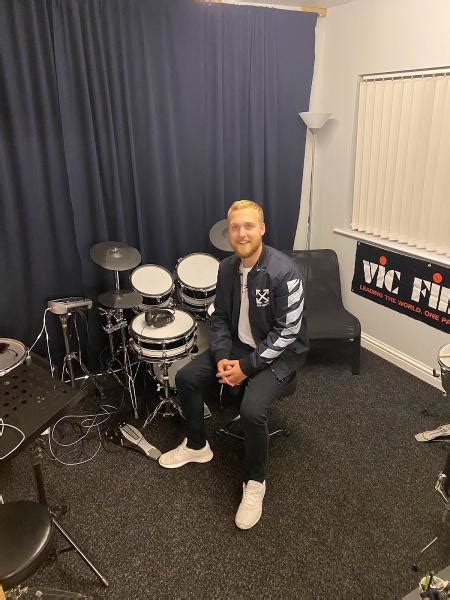 UK Drummer - Available for Gigs, Deps and recordings.